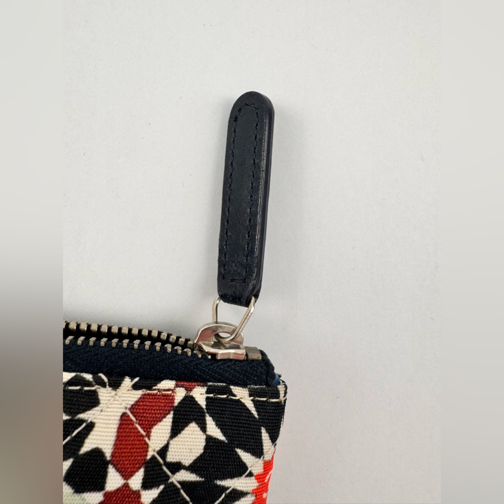 CHANEL 2014-2015 Paris Dubai Medium Printed Canvas Cosmetic Case /Zip Bag - Picture 4 of 13